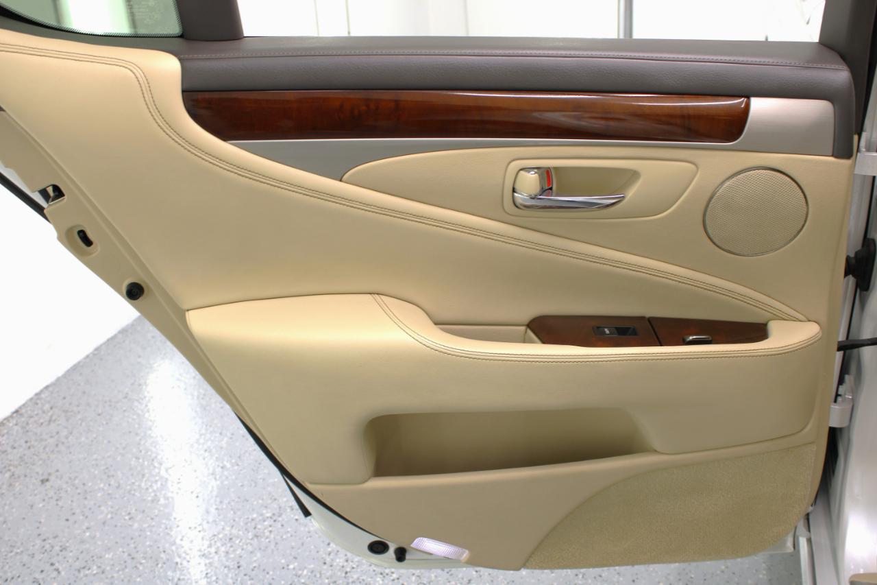 Lexus LS 460 4dr Sdn RWD 2016