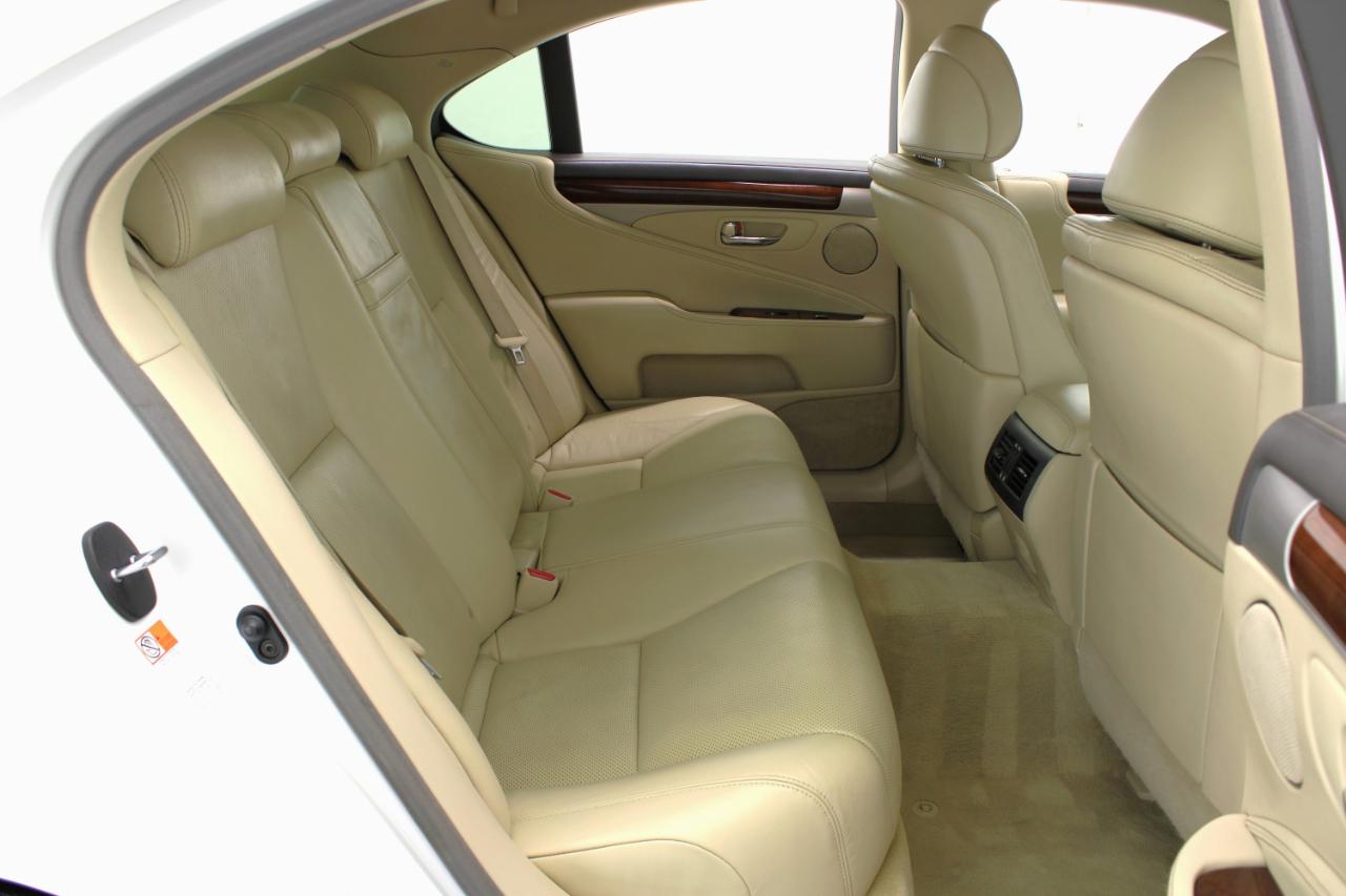 Lexus LS 460 4dr Sdn RWD 2016