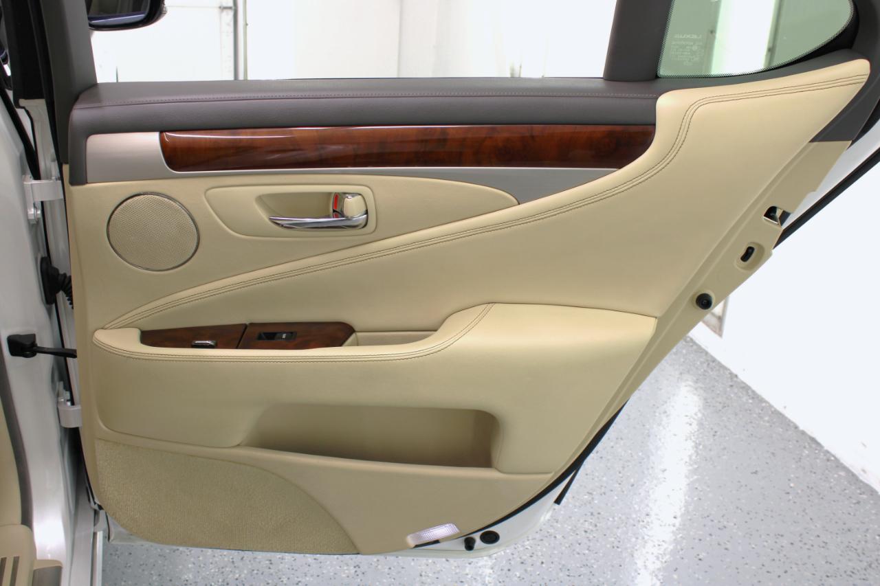 Lexus LS 460 4dr Sdn RWD 2016