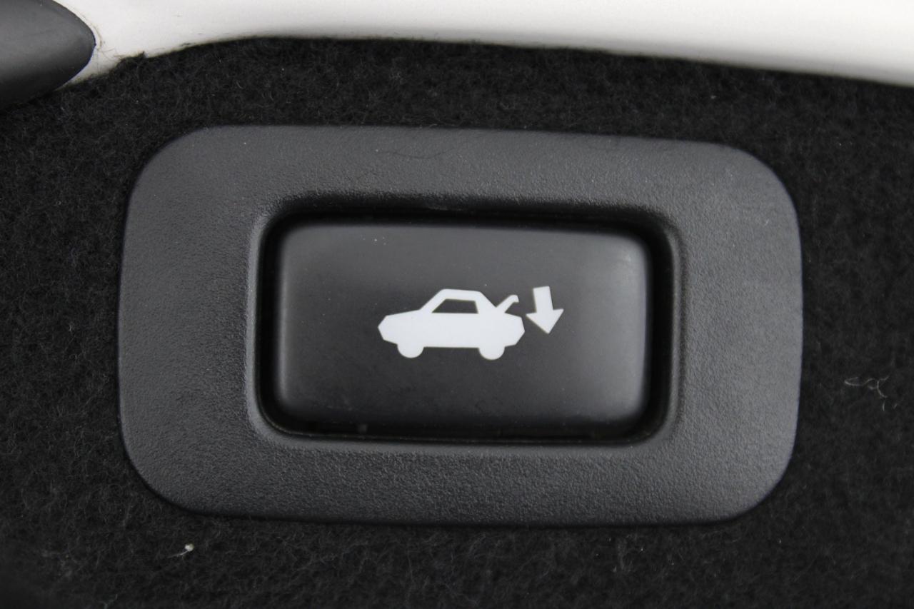 Lexus LS 460 4dr Sdn RWD 2016