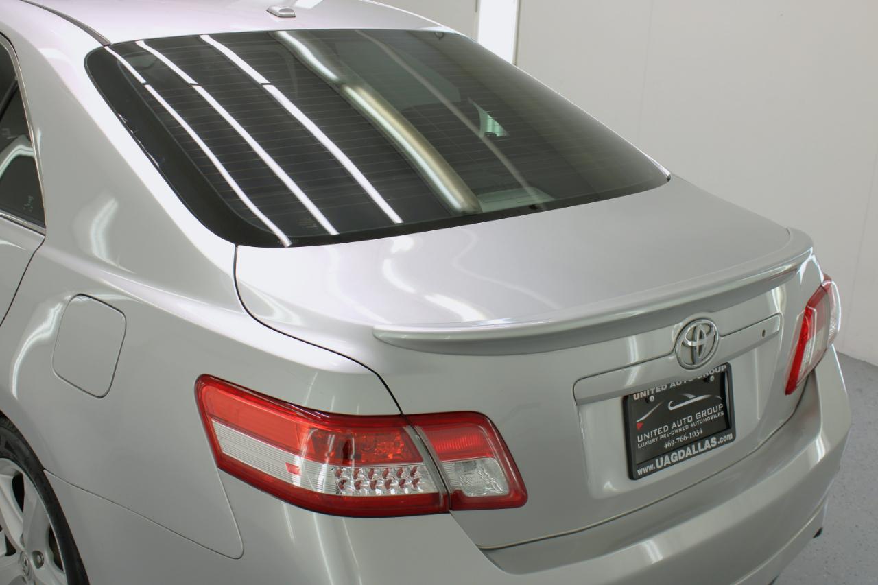 Toyota Camry 4dr Sdn I4 Auto SE (Natl) 2010