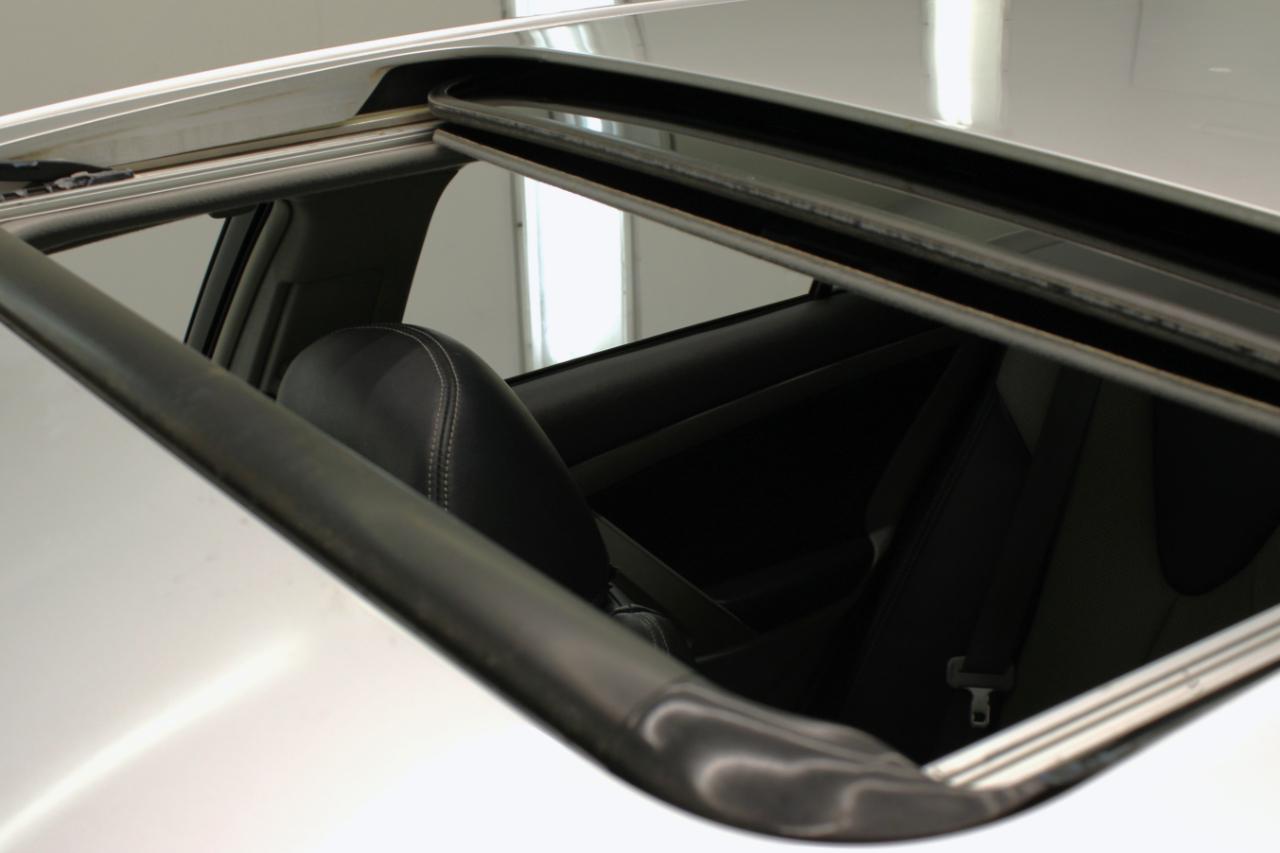 Toyota Camry 4dr Sdn I4 Auto SE (Natl) 2010