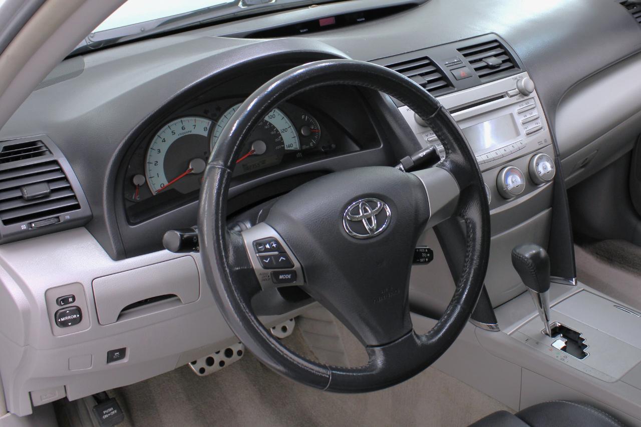 Toyota Camry 4dr Sdn I4 Auto SE (Natl) 2010