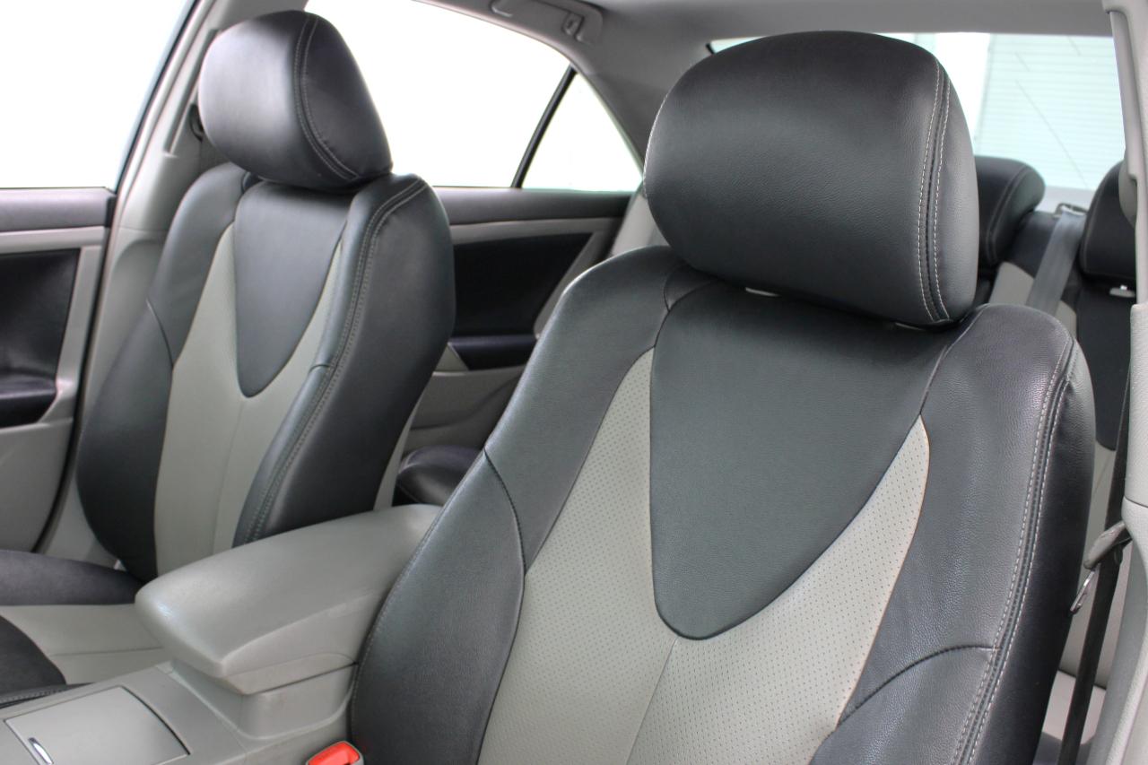 Toyota Camry 4dr Sdn I4 Auto SE (Natl) 2010