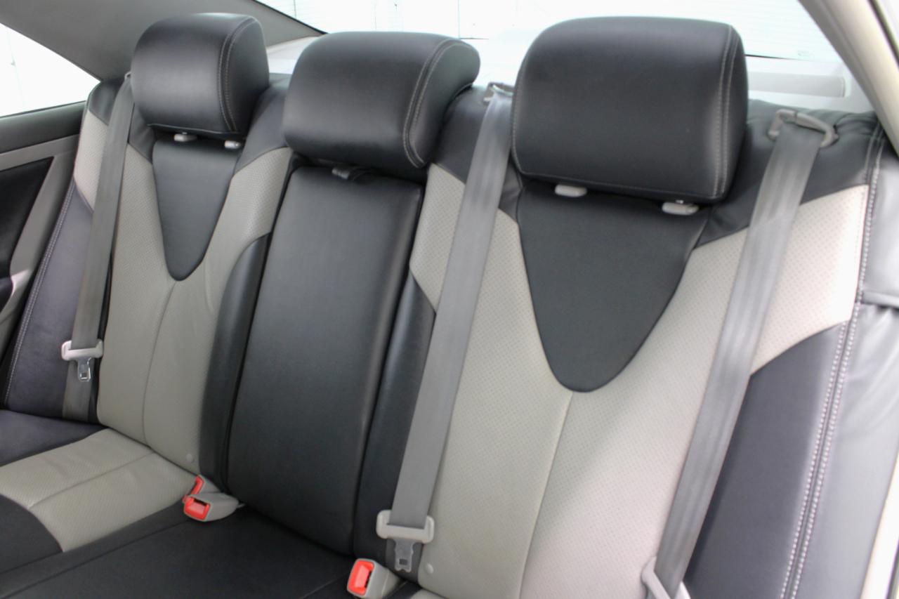 Toyota Camry 4dr Sdn I4 Auto SE (Natl) 2010