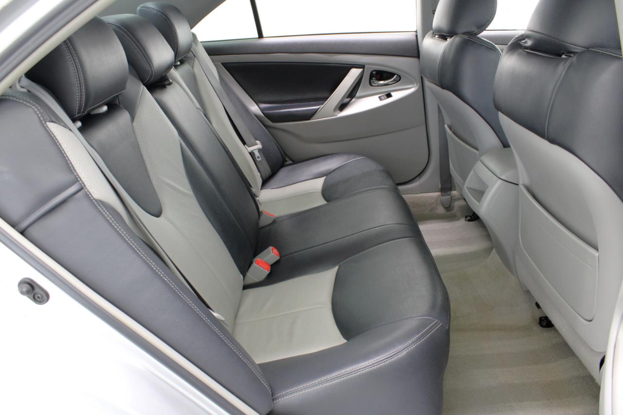 Toyota Camry 4dr Sdn I4 Auto SE (Natl) 2010