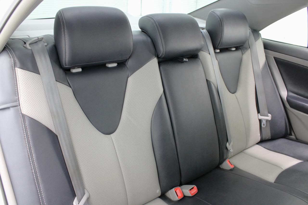 Toyota Camry 4dr Sdn I4 Auto SE (Natl) 2010