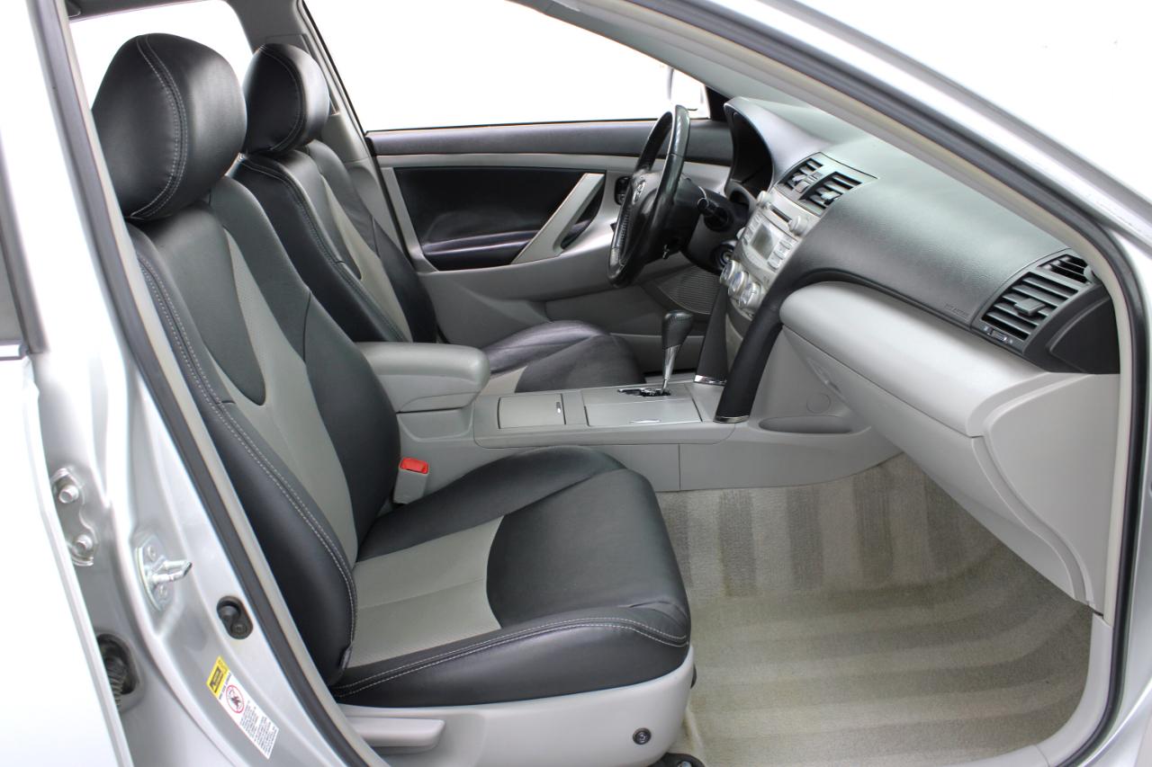 Toyota Camry 4dr Sdn I4 Auto SE (Natl) 2010