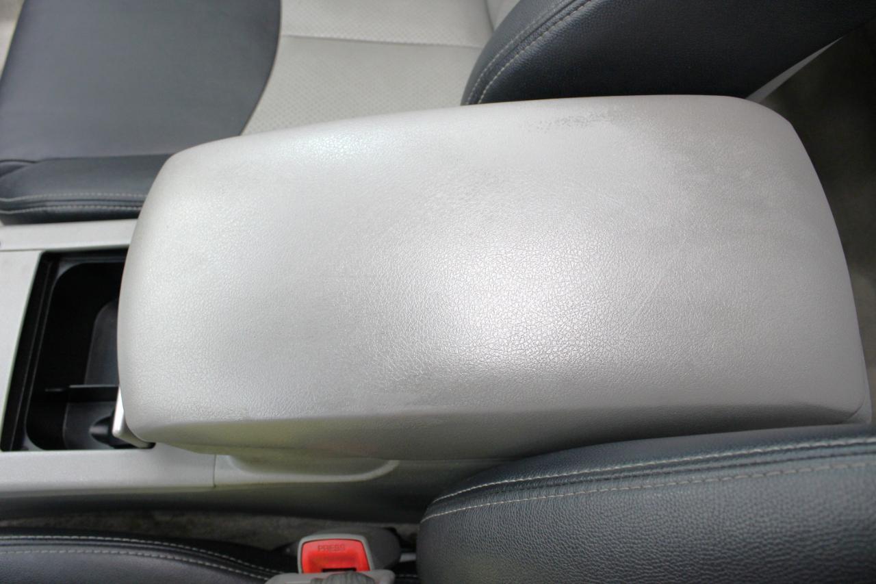 Toyota Camry 4dr Sdn I4 Auto SE (Natl) 2010