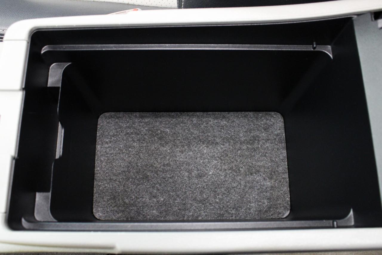 Toyota Camry 4dr Sdn I4 Auto SE (Natl) 2010