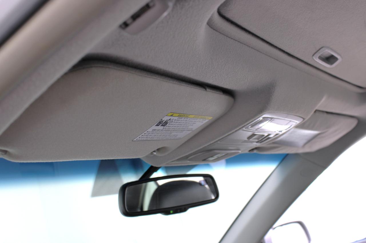 Toyota Camry 4dr Sdn I4 Auto SE (Natl) 2010