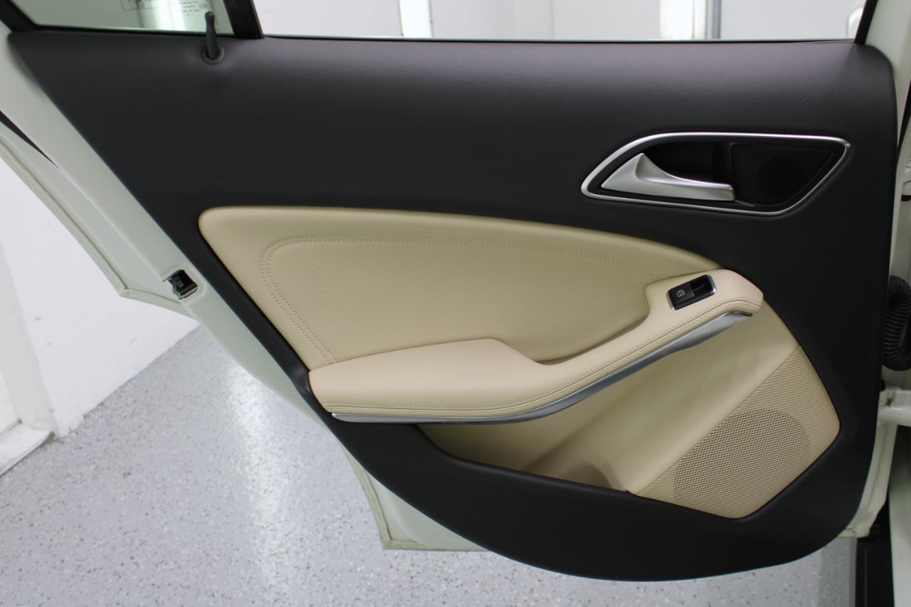 Mercedes-Benz GLA-Class FWD 4dr GLA 250 2015