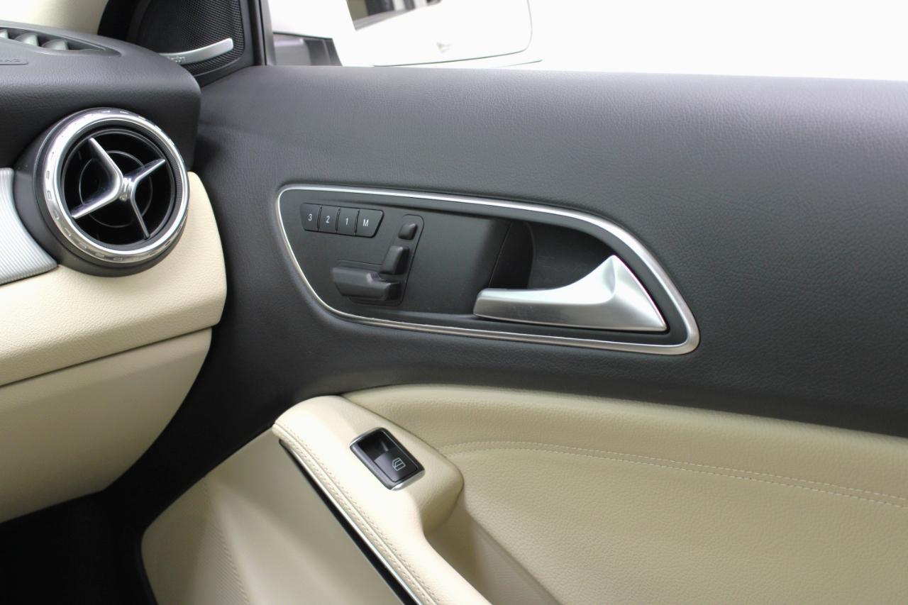 Mercedes-Benz GLA-Class FWD 4dr GLA 250 2015