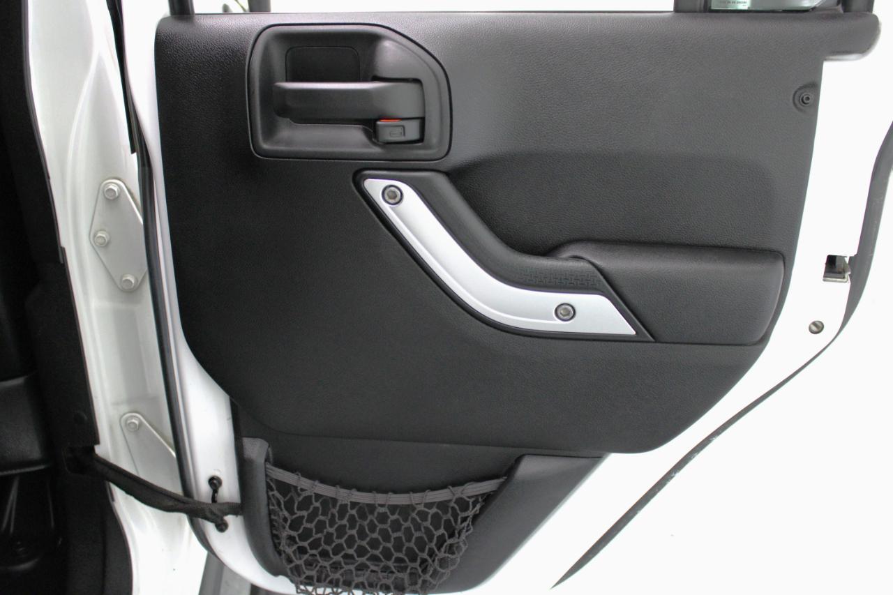Jeep Wrangler Unlimited 4WD 4dr Rubicon 2015