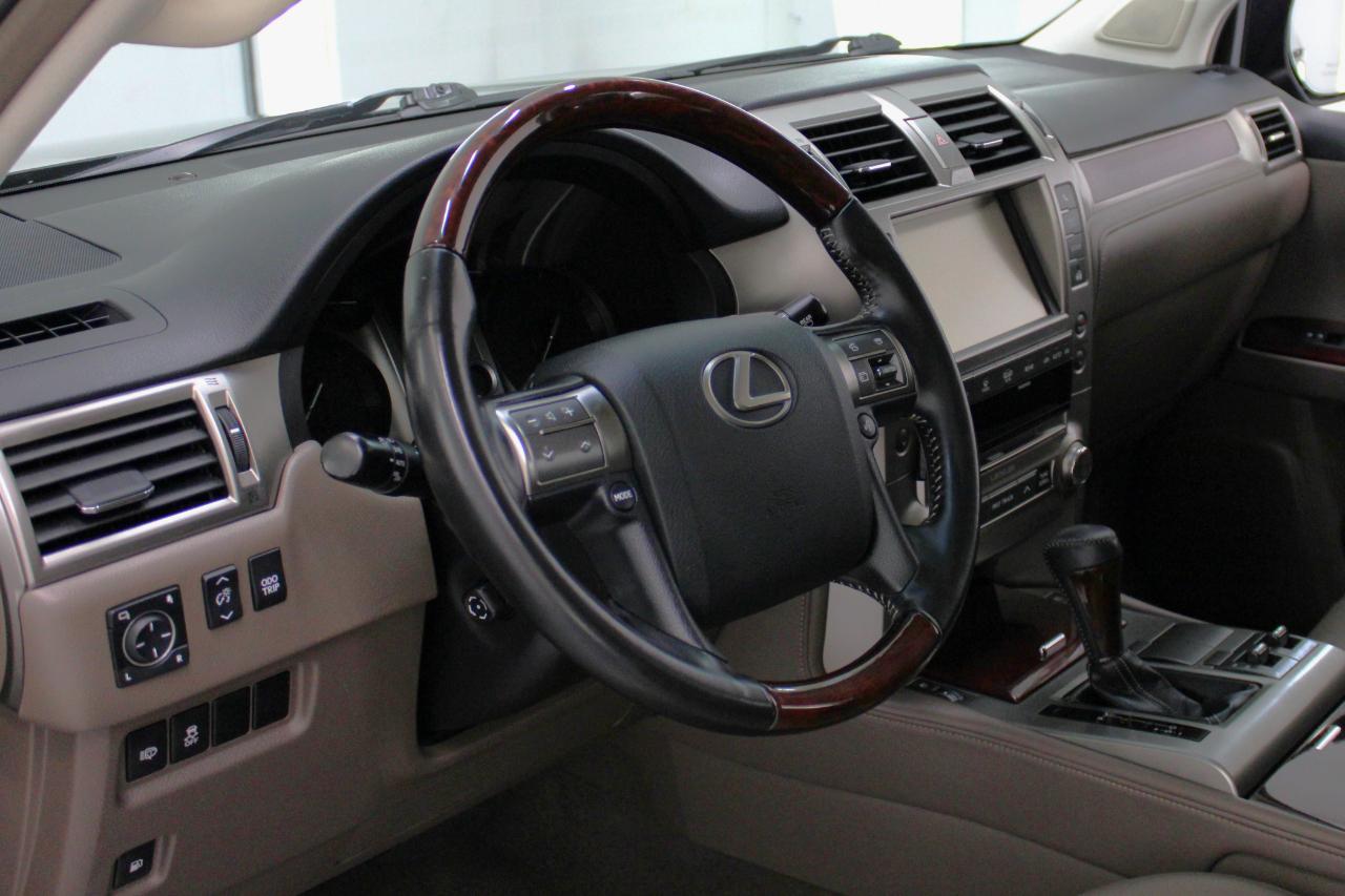 Lexus GX 460 Premium 4D SUV 4WD 2017