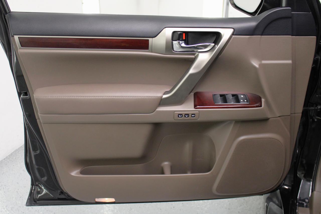 Lexus GX 460 Premium 4D SUV 4WD 2017