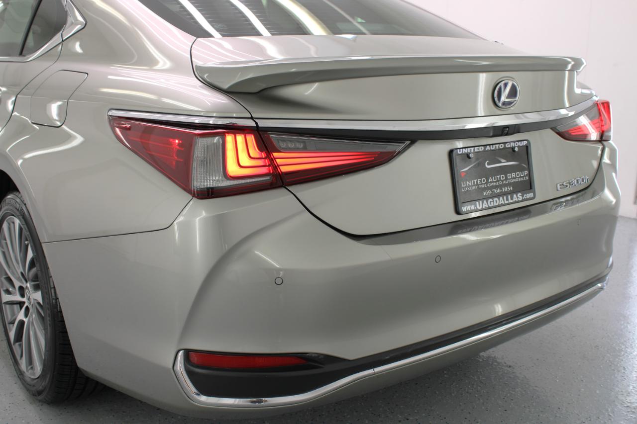 Lexus ES 300h Premium 2019