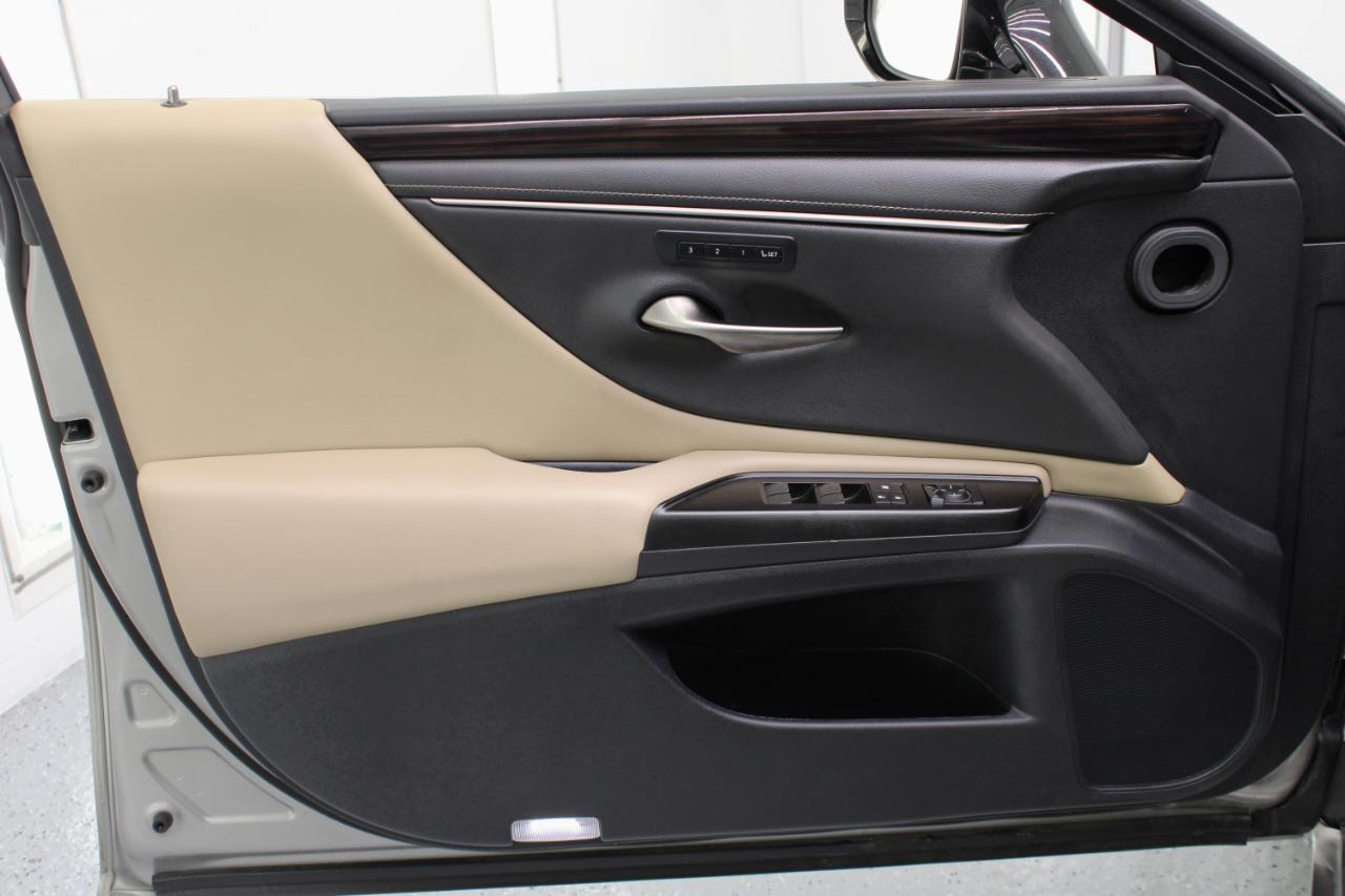 Lexus ES 300h Premium 2019
