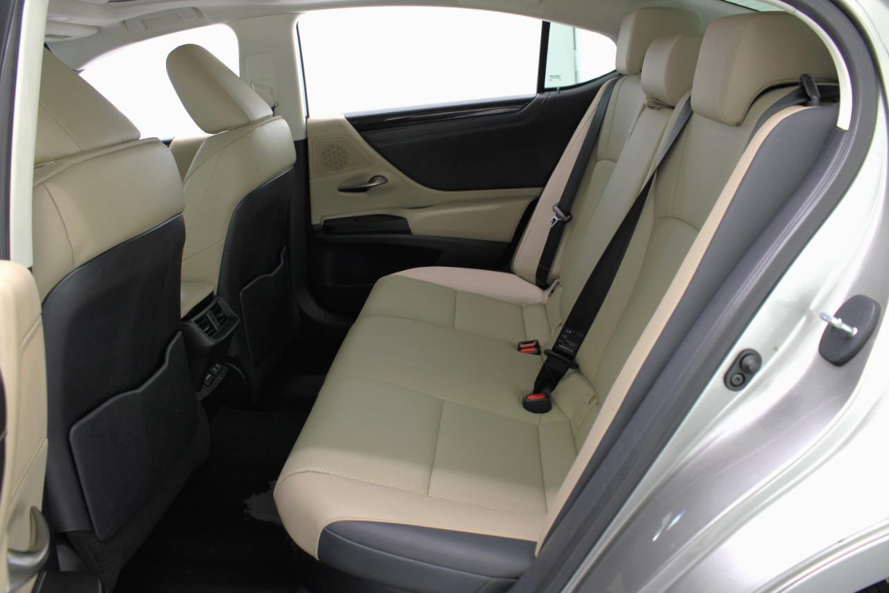 Lexus ES 300h Premium 2019