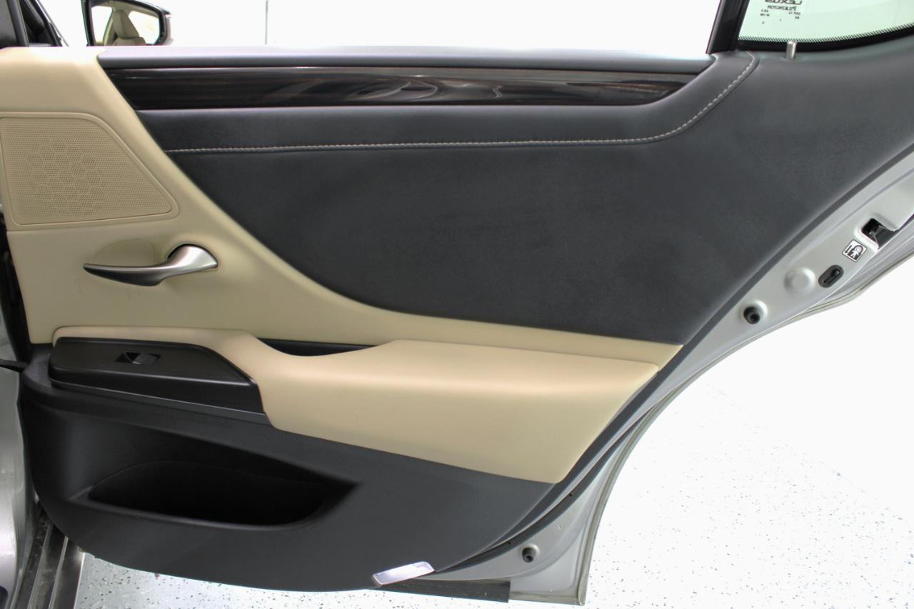 Lexus ES 300h Premium 2019