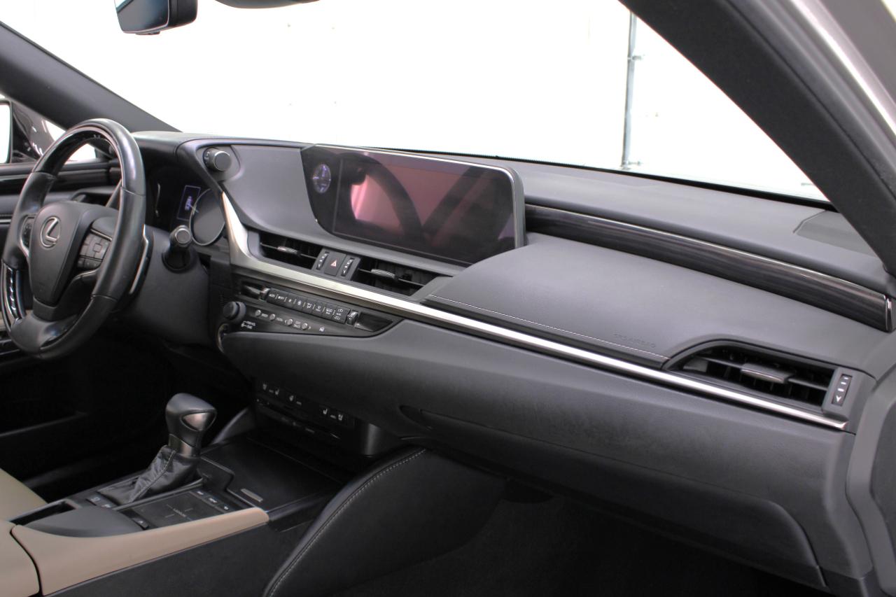Lexus ES 300h Premium 2019
