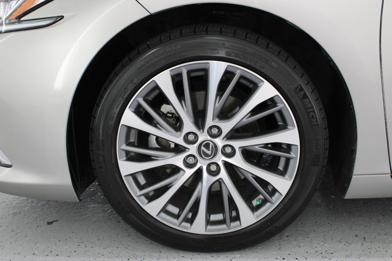 Lexus ES 300h Premium 2019