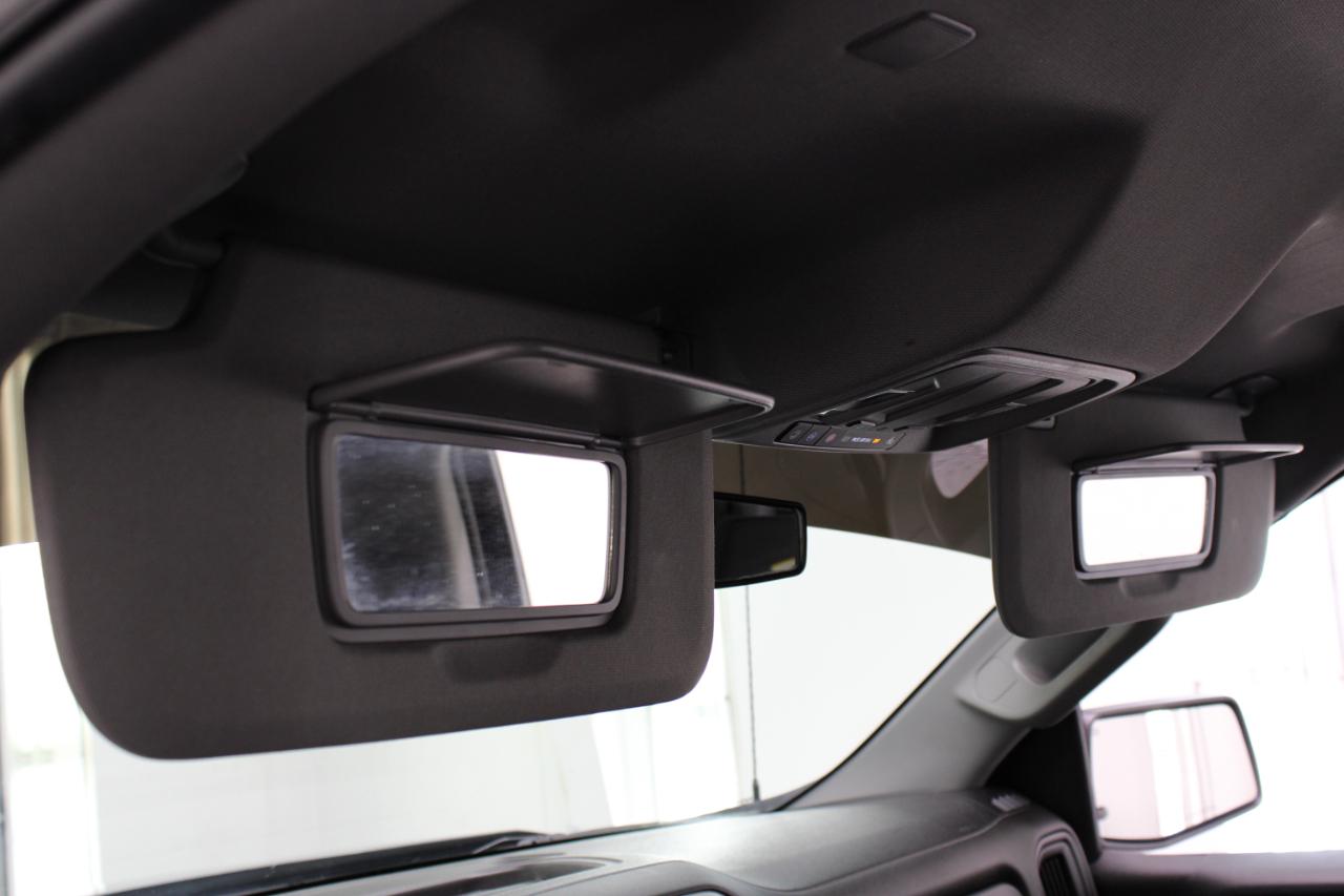 Chevrolet Silverado 1500 2WD Crew Cab 147" Custom 2020