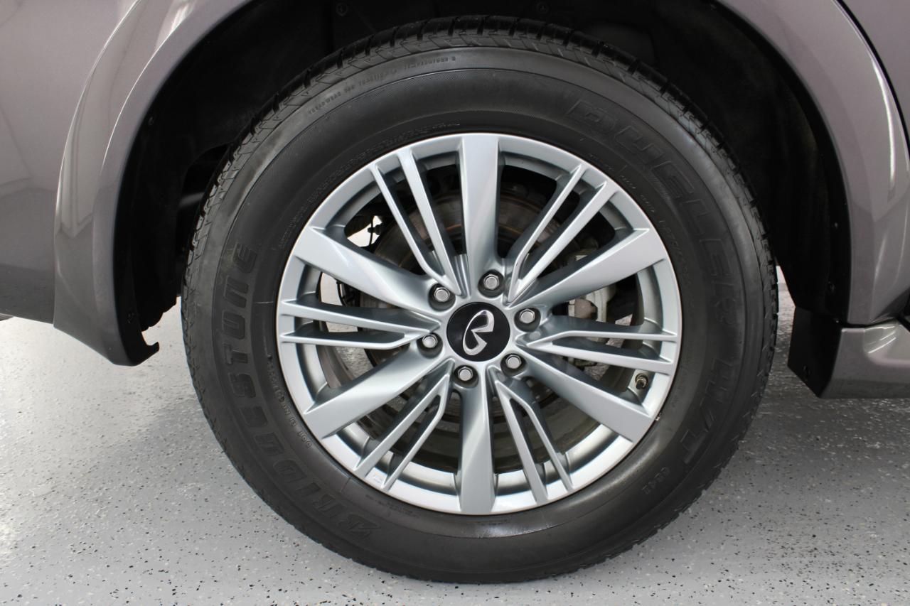 Infiniti QX80 LUXE AWD 2023