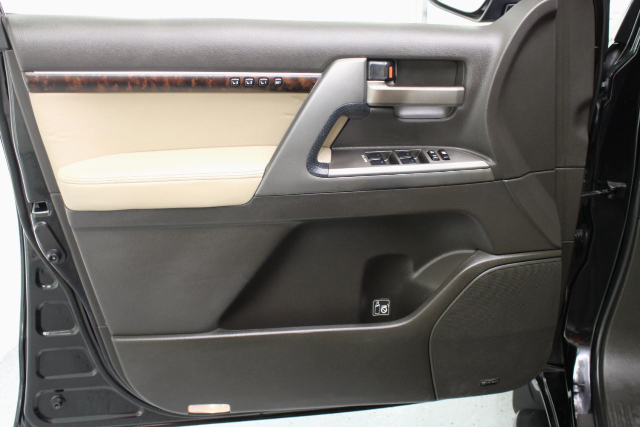 Toyota Land Cruiser 4dr 4WD (Natl) 2009