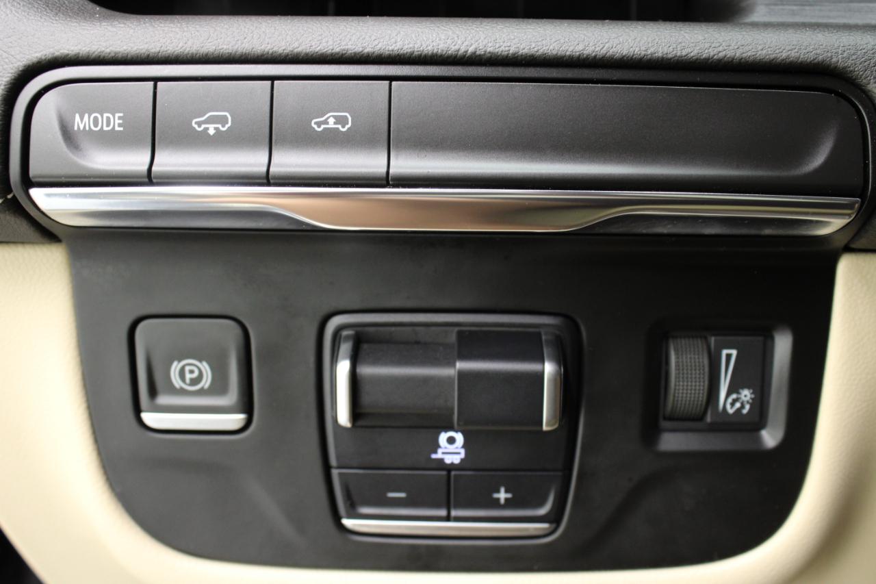Cadillac Escalade 2WD 4dr Premium Luxury 2022
