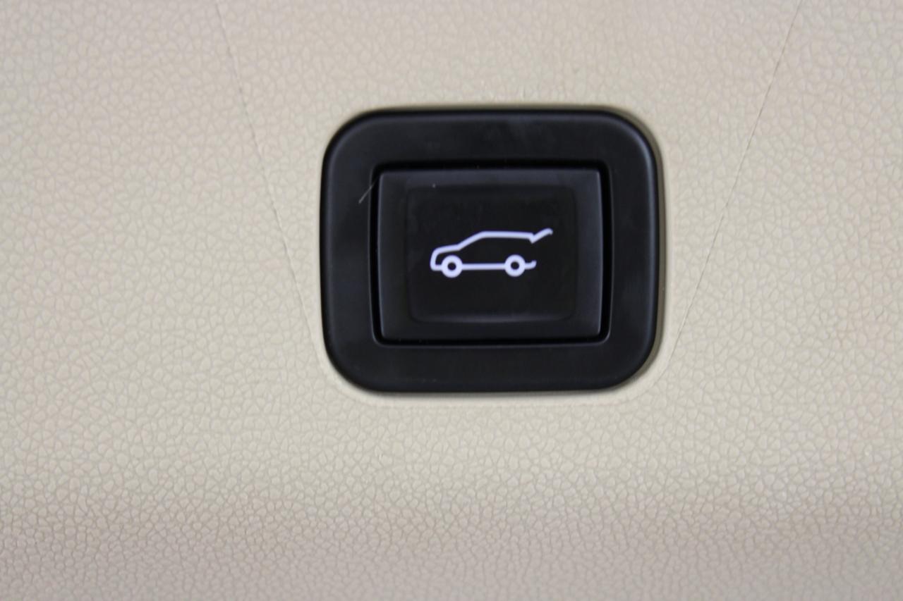 Cadillac Escalade 2WD 4dr Premium Luxury 2022