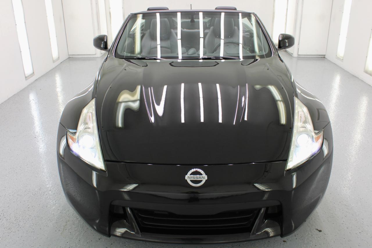 Nissan 370Z 2dr Roadster Auto Touring 2010