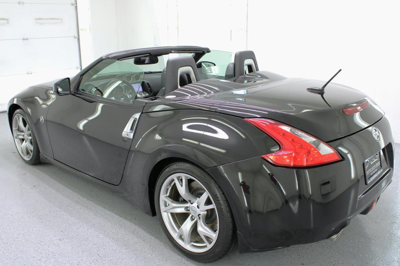 Nissan 370Z 2dr Roadster Auto Touring 2010