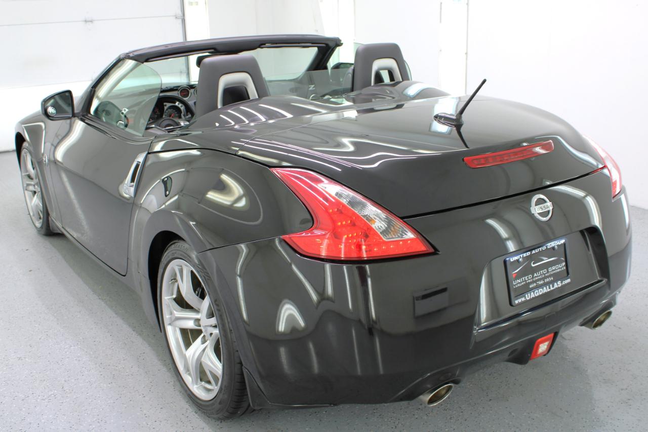 Nissan 370Z 2dr Roadster Auto Touring 2010