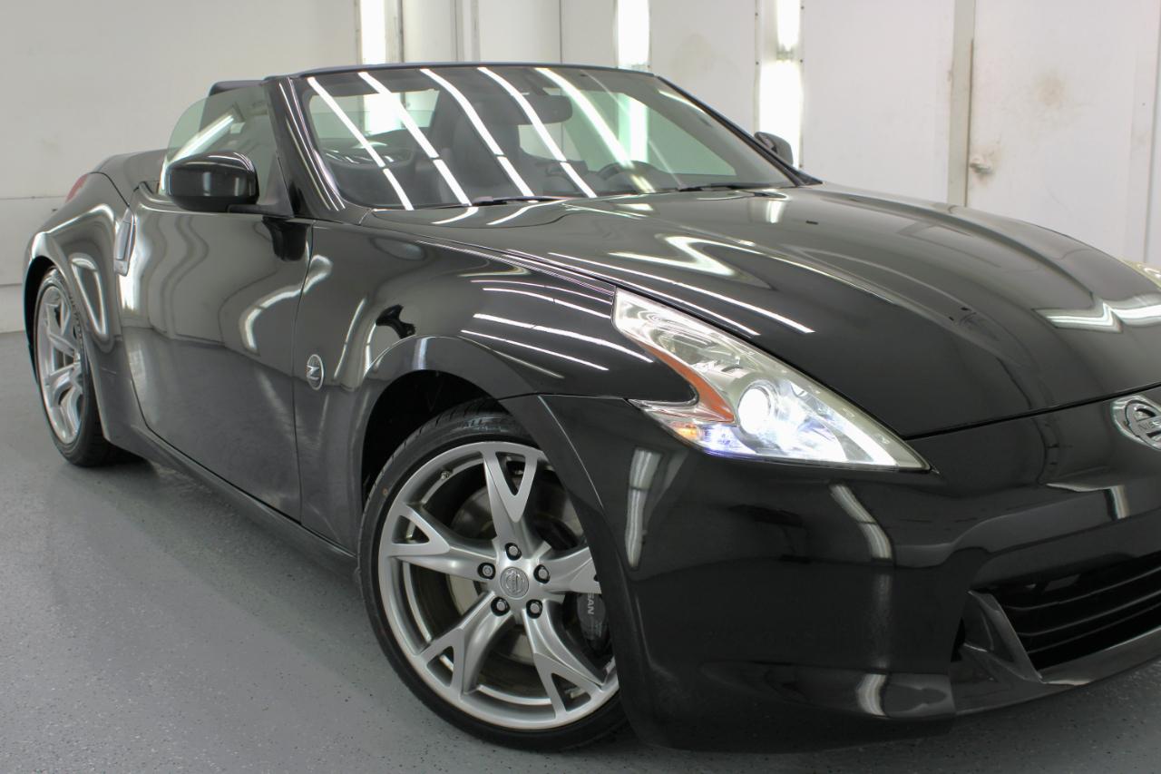 Nissan 370Z 2dr Roadster Auto Touring 2010