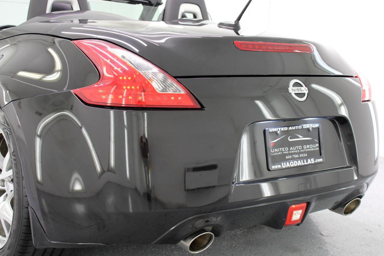 Nissan 370Z 2dr Roadster Auto Touring 2010