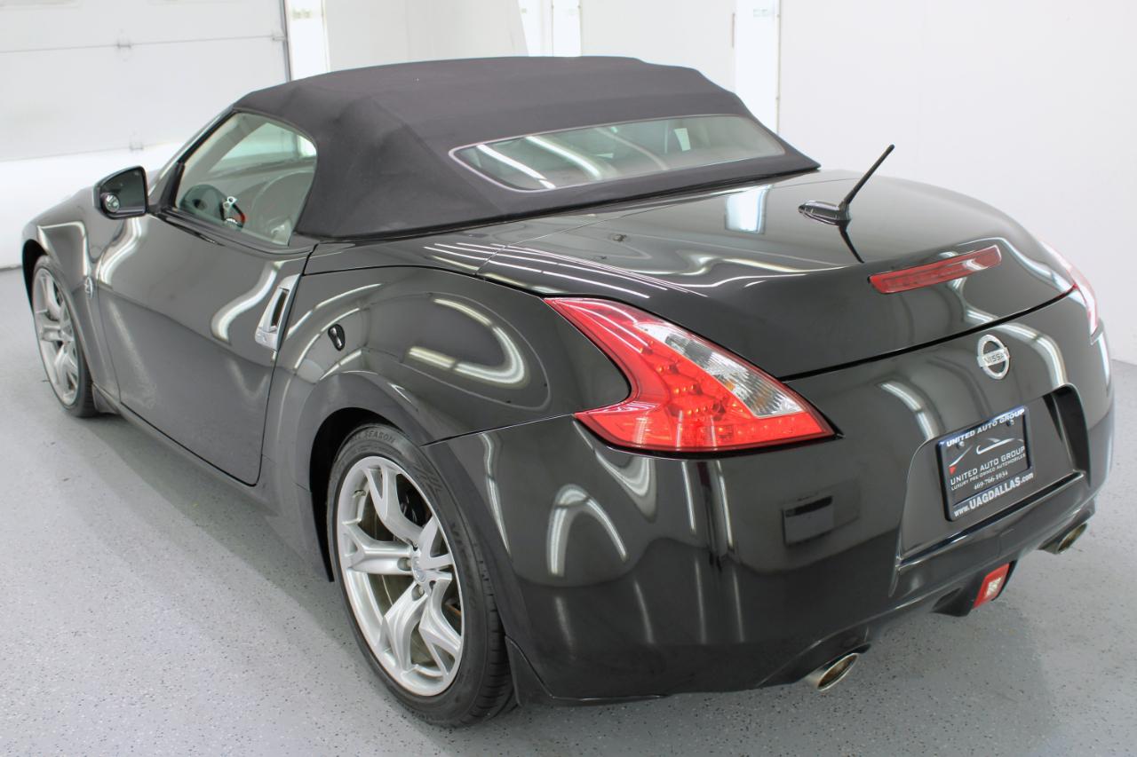 Nissan 370Z 2dr Roadster Auto Touring 2010