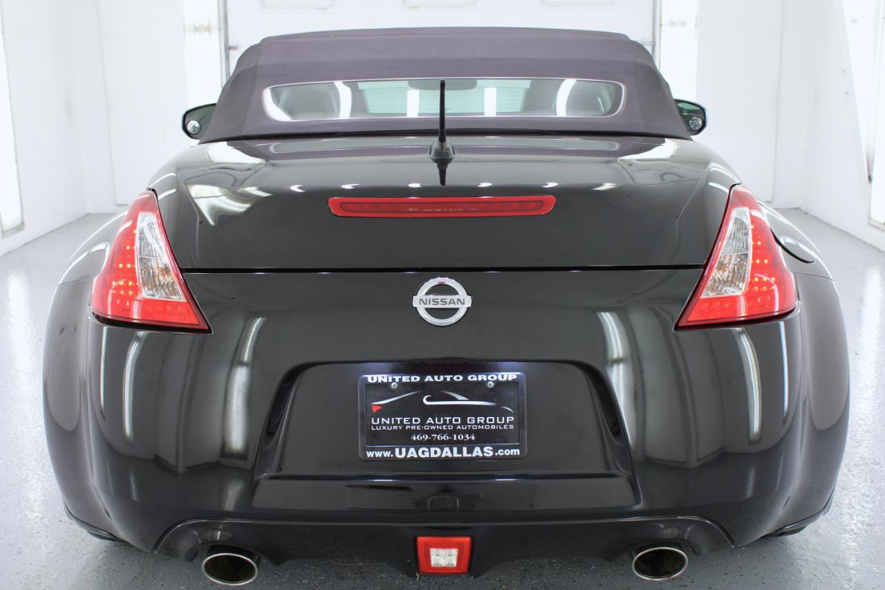 Nissan 370Z 2dr Roadster Auto Touring 2010