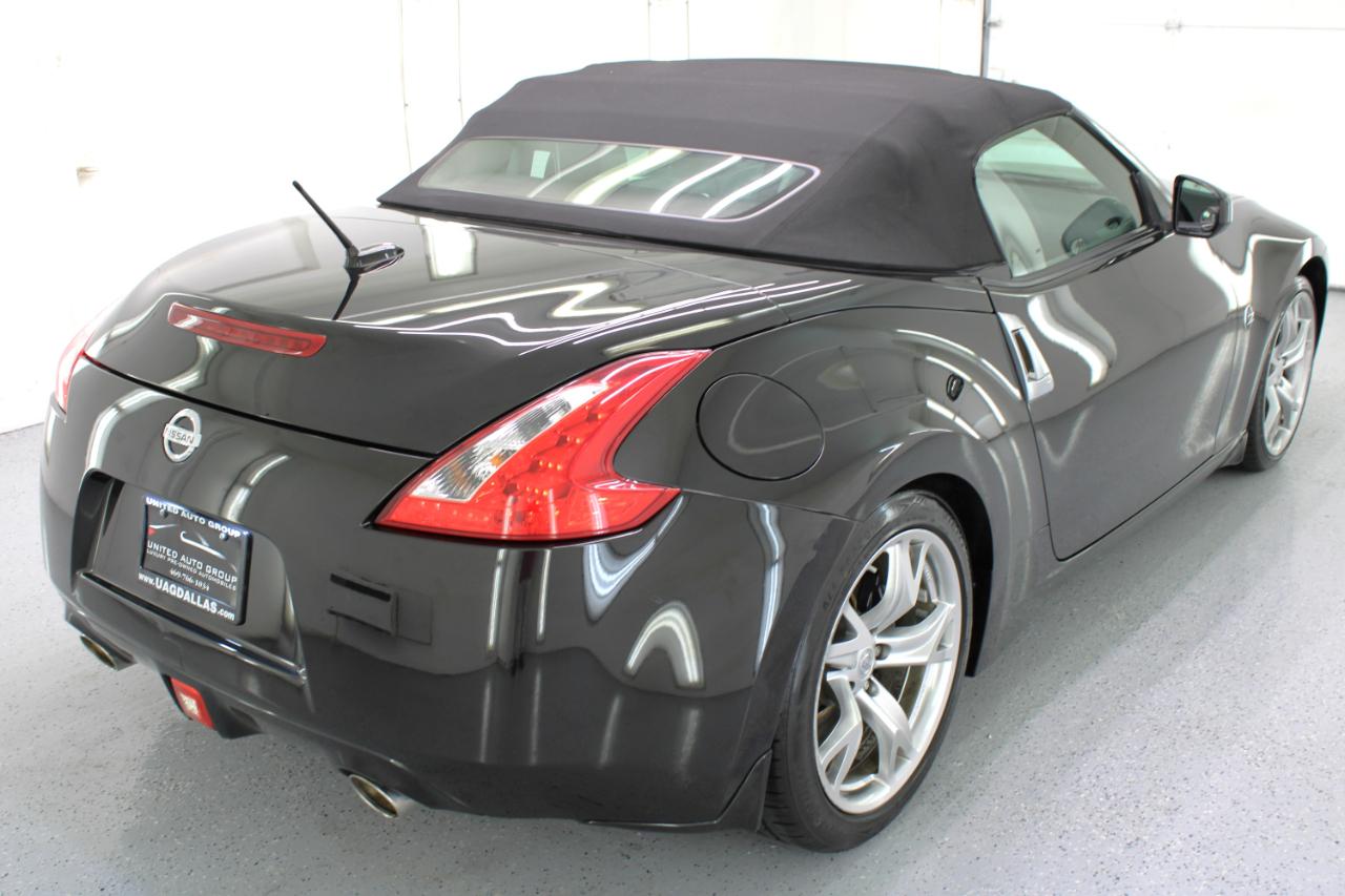 Nissan 370Z 2dr Roadster Auto Touring 2010