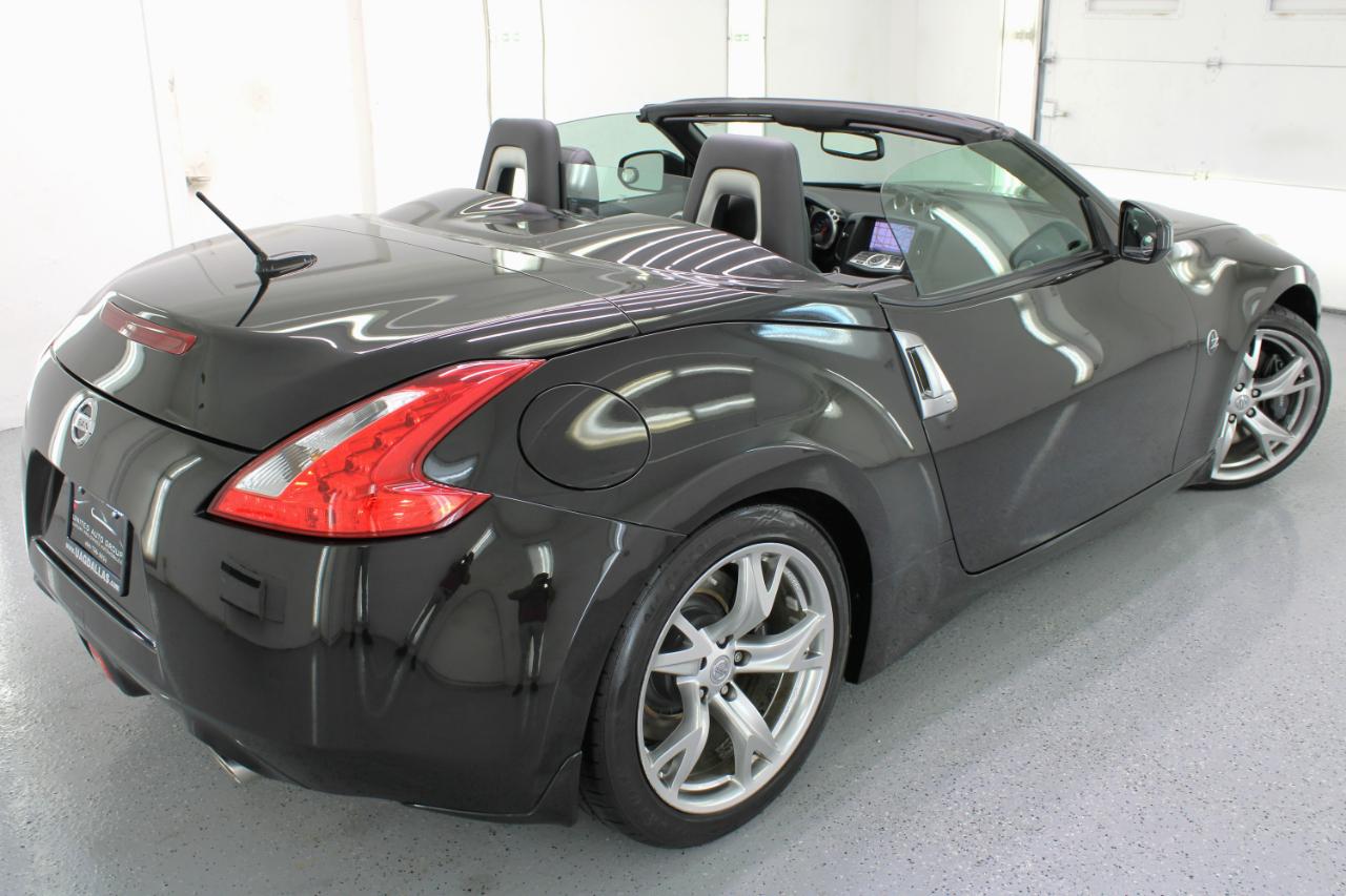 Nissan 370Z 2dr Roadster Auto Touring 2010