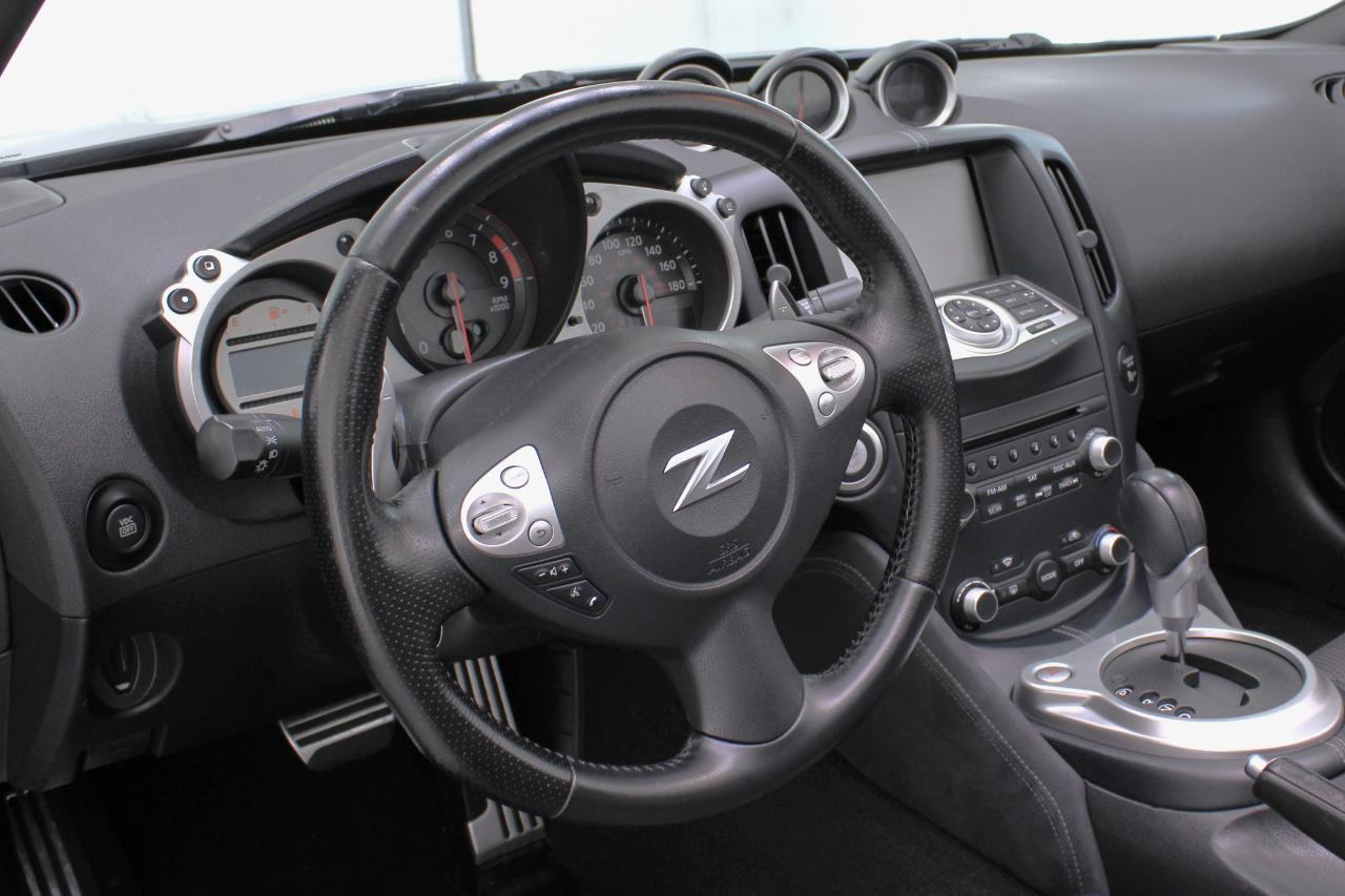 Nissan 370Z 2dr Roadster Auto Touring 2010