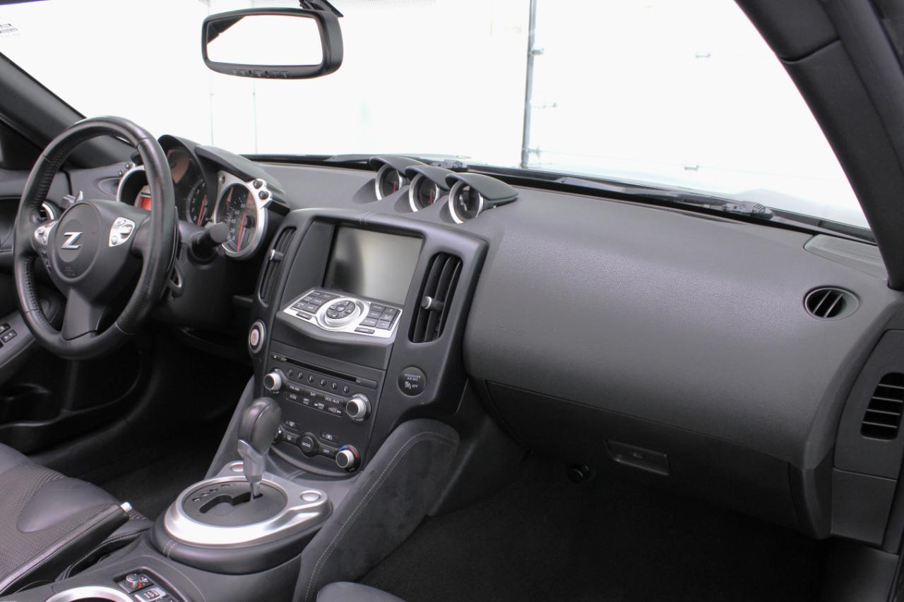 Nissan 370Z 2dr Roadster Auto Touring 2010