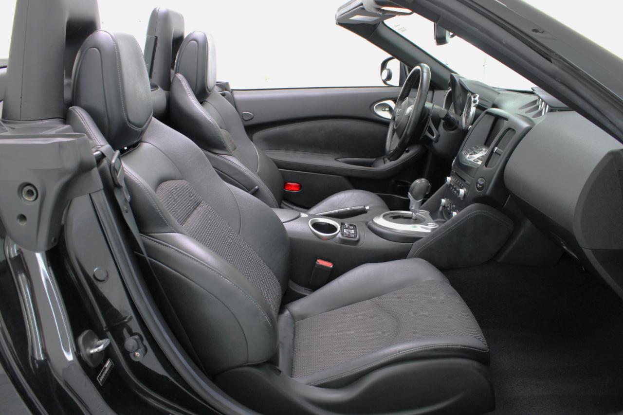 Nissan 370Z 2dr Roadster Auto Touring 2010