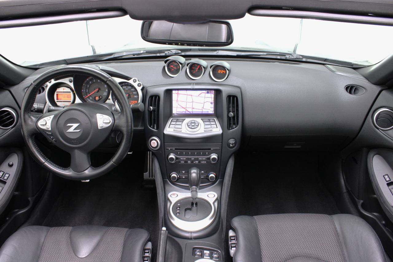Nissan 370Z 2dr Roadster Auto Touring 2010