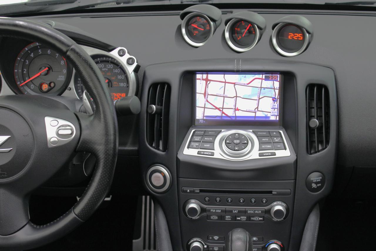 Nissan 370Z 2dr Roadster Auto Touring 2010