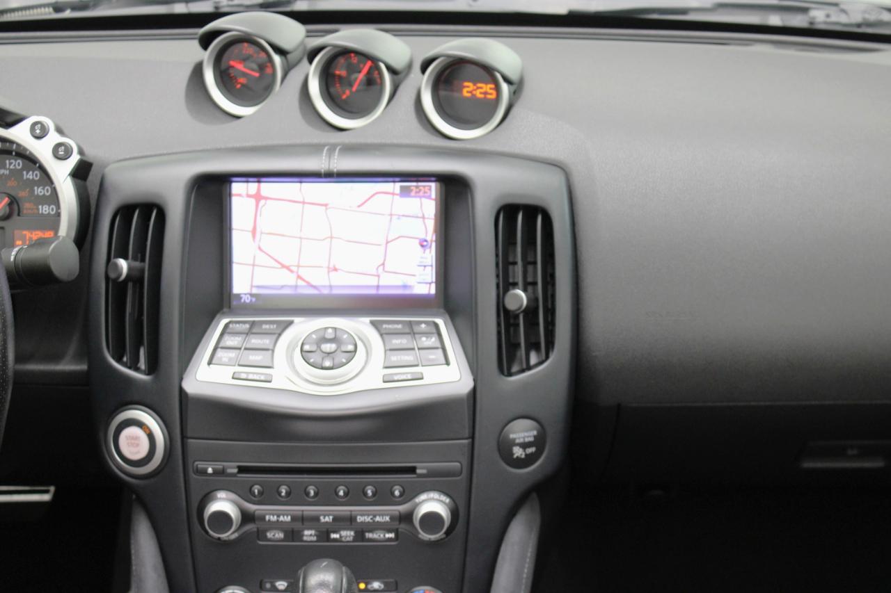 Nissan 370Z 2dr Roadster Auto Touring 2010