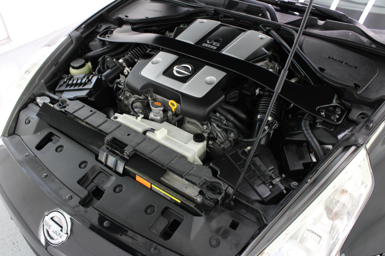 Nissan 370Z 2dr Roadster Auto Touring 2010