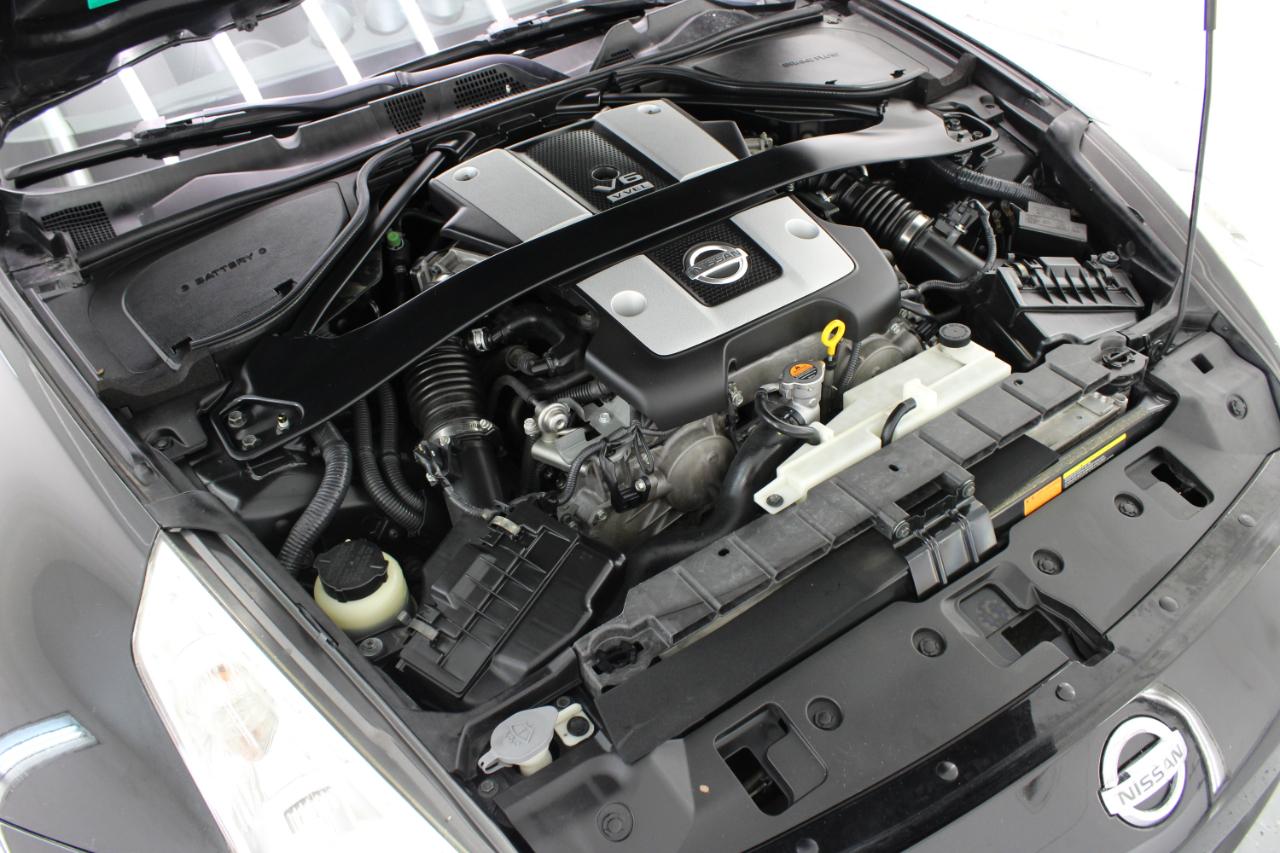 Nissan 370Z 2dr Roadster Auto Touring 2010