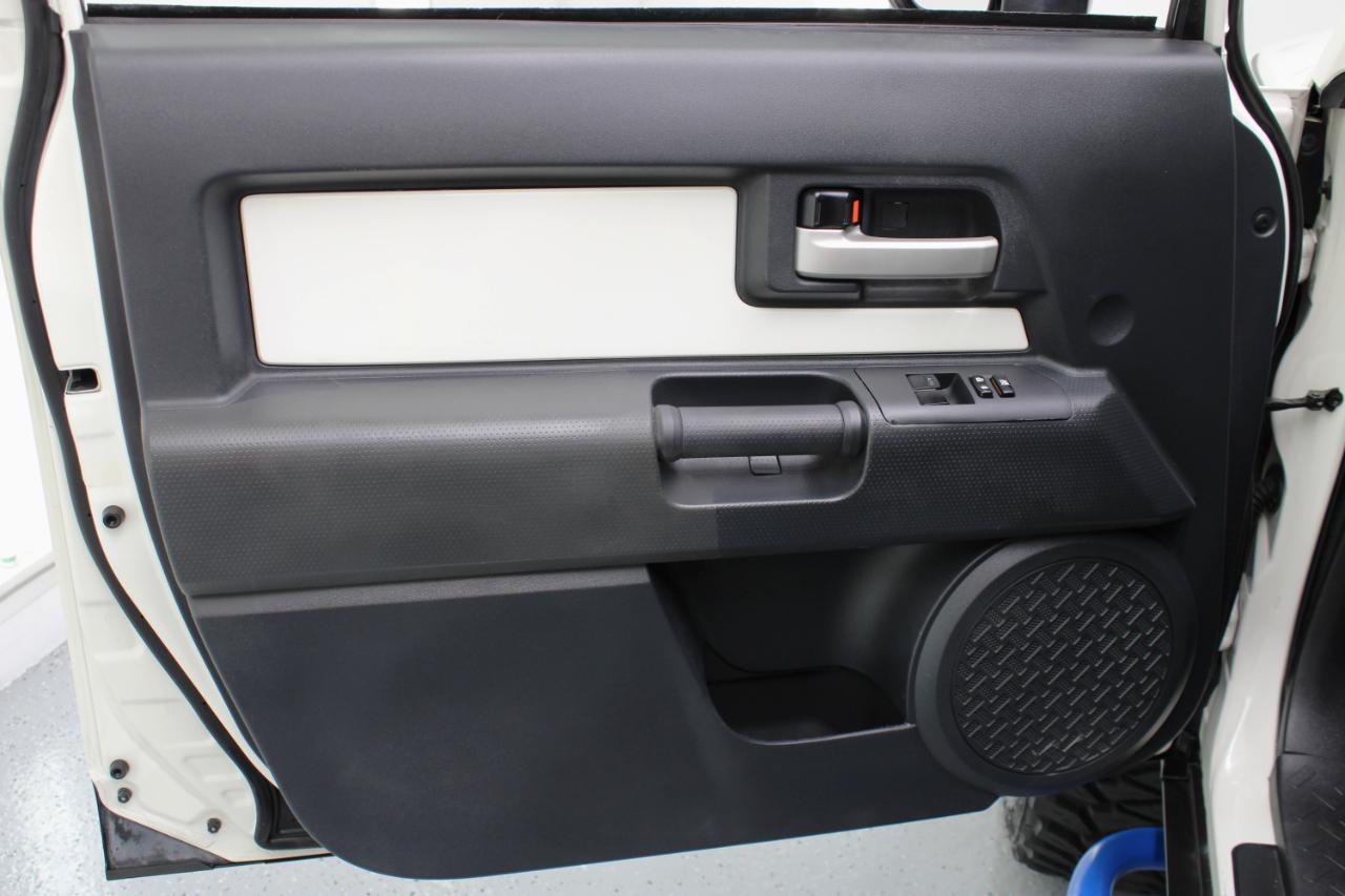 Toyota FJ Cruiser 4WD 4dr Auto (Natl) 2014
