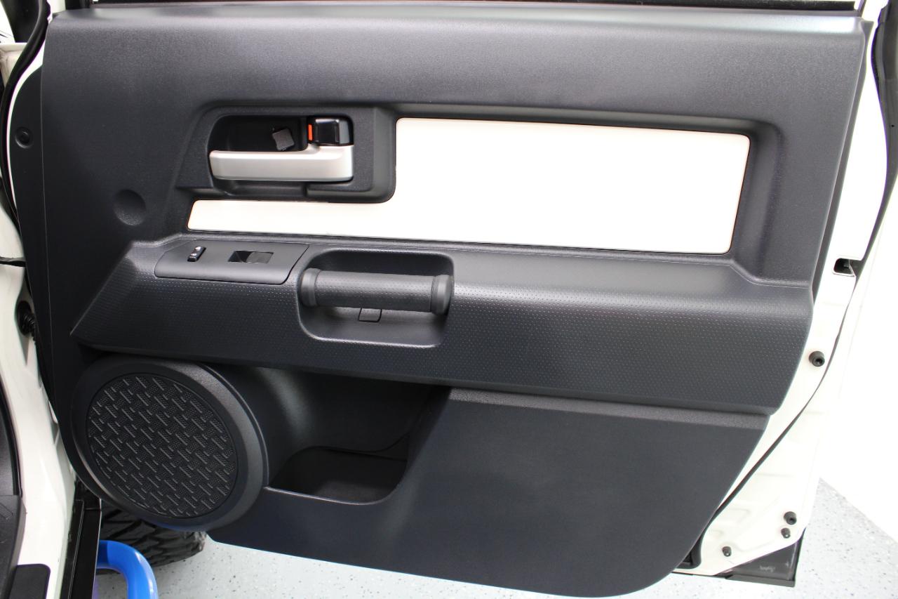 Toyota FJ Cruiser 4WD 4dr Auto (Natl) 2014